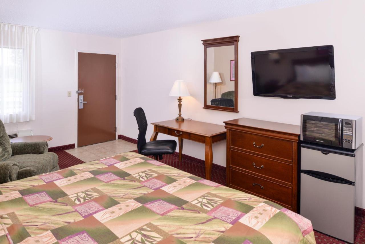 Briarwood Inn Of Geneva Kültér fotó
